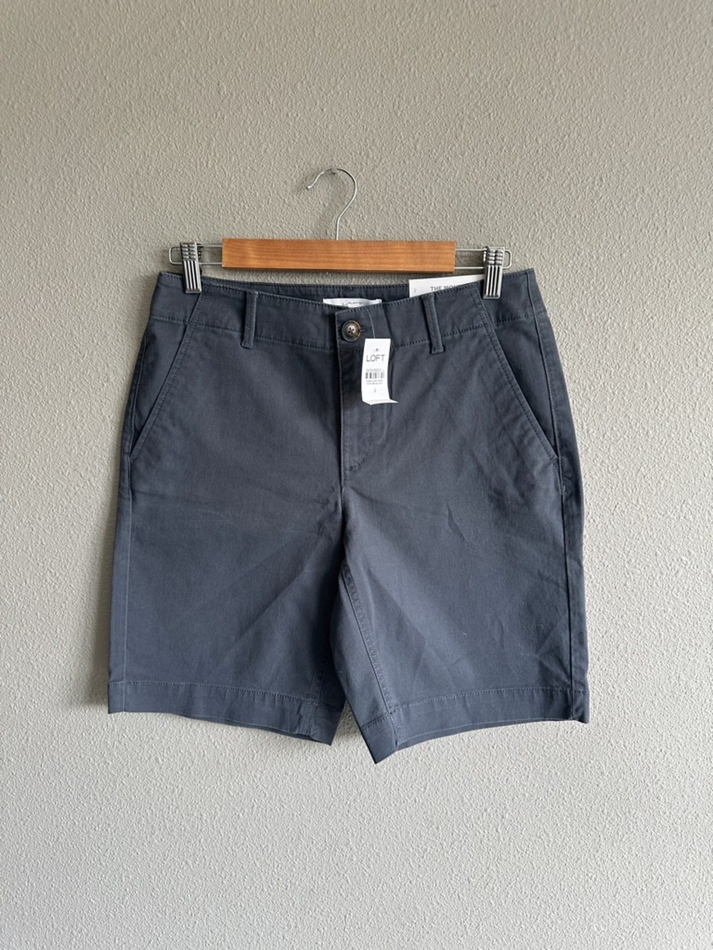 NWT LOFT Gray The Monroe Bermuda Shorts 4,2